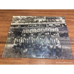 MALAGA-FOTO ORIGINAL-CLUB DEPORTIVO MALAGA-AÑOS 60-FIRMA DE JUGADORES-DEDICADO A LA PEÑA BOQUERON.
