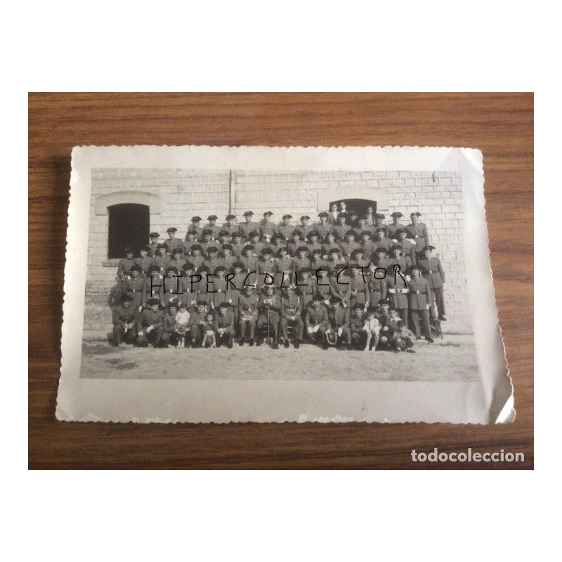 GUARDIA CIVIL-FOTOGRAFIA ACUARTELAMIENTO MANDOS DE BANDA Y GUARDIA-AÑO 1956.