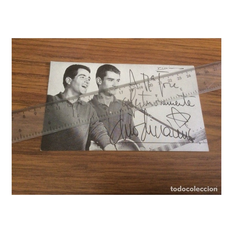 DUO DINAMICO.FOTOGRAFIA DEDICADA Y FIRMADA POR ELLOS.