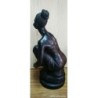 ANNE MARIE MULLAN -FIGURA EN TERRACOTA CON PEANA EN MADERA.