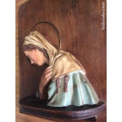 VIRGEN MARIA-TALLA SOBRE MADERA-CON LUZ.