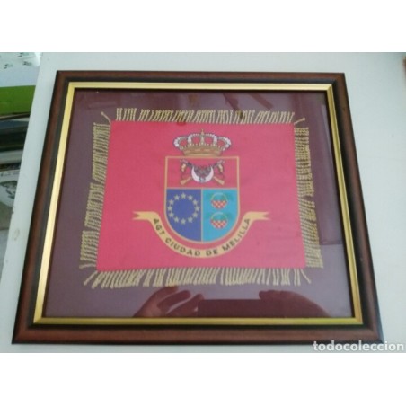 BANDERIN DEL EJERCITO-MISSIONES EUROPA OTAN NATO AGT- CIUDAD DE MELILLA REGULARES 52-ENMARCADA.