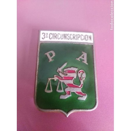 3ª circunscripcion -pepito policia armada -antigua nacional- esmaltado-insignia original Autentica.