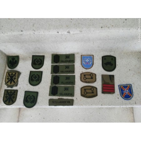 EJERCITO- 17 EMBLEMAS EN TELA.