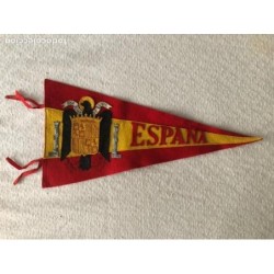ESPAÑA-BANDERIN DE FIELTRO CON MULTIPLES PIEZAS PERTENECIENTE AL EJERCITO DE FRANCO-ARTESANAL-RARO