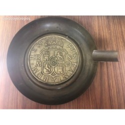 PLATO BRONCE CON SELLO NUMISMATICO.
