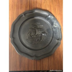 PLATO CALAVERA DE COLON EN ESTAÑO.FIRMADO.