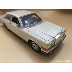 ROLLS ROYCE-CAMARGUE-BURAGO-SCALA 1/22.