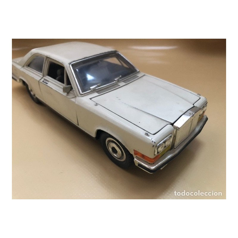 ROLLS ROYCE-CAMARGUE-BURAGO-SCALA 1/22.
