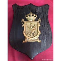 METOPA NAVAL-MARTIN ALVAREZ-MARINA ESPAÑOLA-BRONCE SOBRE MADERA.