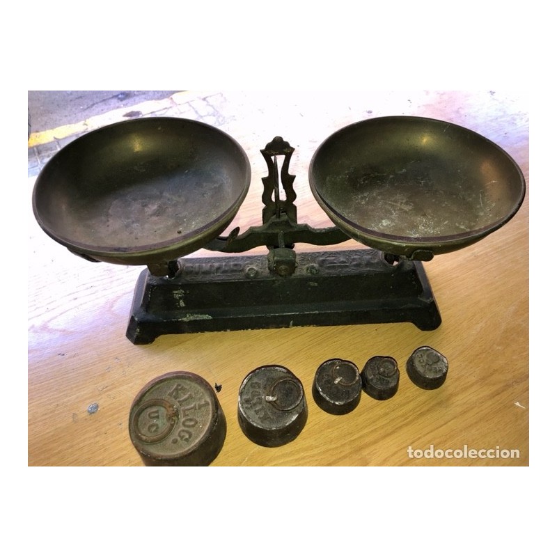 BALANZA DE EPOCA -2 PLATOS Y 5 PESAS-HASTA 3KG-MARCA SIMPLEY-FUNCIONA. BALANZA DE EPOCA -2 PLATOS Y 5 PESAS-HASTA 3KG-MARCA SIMPLEY-FUNCIONA.