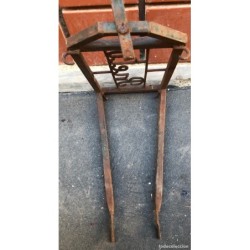 PORTA EQUIPAJES ANTIGUO DE BICICLETA- PRIETO.