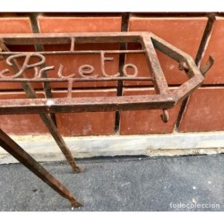 PORTA EQUIPAJES ANTIGUO DE BICICLETA- PRIETO.