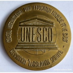 MEDALLA UNESCO-Conseil international pour l'éducation physique et le sport.