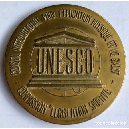MEDALLA UNESCO-Conseil international pour l'éducation physique et le sport.