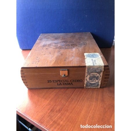 CAJA DE PUROS LA FAMA ESPECIAL CEDRO-20 PUROS.