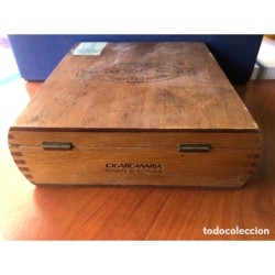 CAJA DE PUROS LA FAMA ESPECIAL CEDRO-20 PUROS.