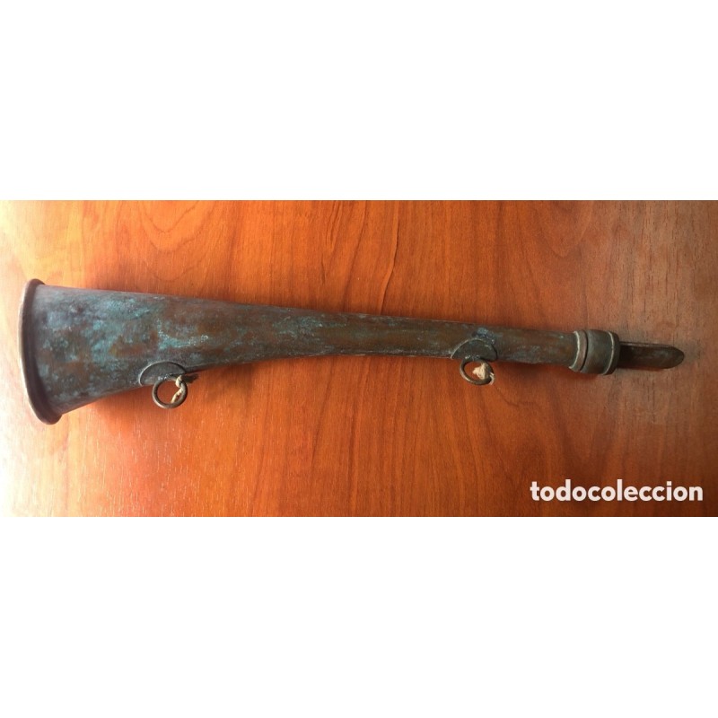 TROMPETA DE PREGONERO DE PUEBLO-AÑOS 50.