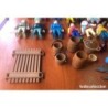 PLAYMOBIL-LOTE DE 14 PERSONAJES DESDE 1974 Y 34 ACCESORIOS.