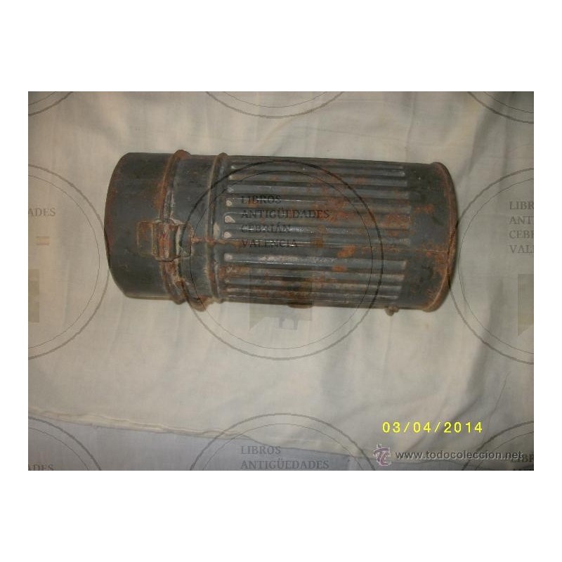 CONTENEDOR DE MASCARA ANTIGAS ALEMAN DE HIERRO UTILIZADO EN GUERRA CIVIL ESPAÑOLA