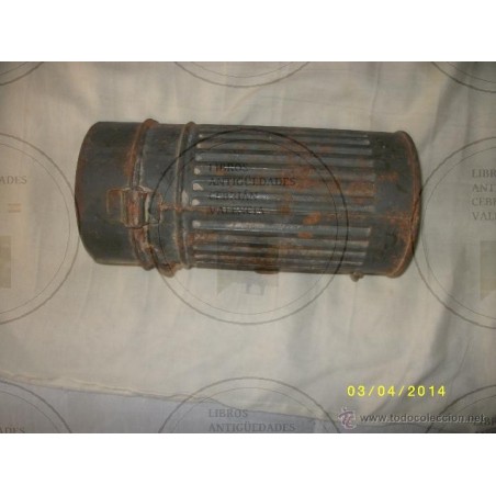 CONTENEDOR DE MASCARA ANTIGAS ALEMAN DE HIERRO UTILIZADO EN GUERRA CIVIL ESPAÑOLA
