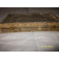 JUEGO DE TRES CUBIERTOS DE PLATA CON CONTRASTES EN CAJA ORIGINAL
