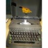 TRIUMPH NORM6.MAQUINA DE ESCRIBIR CON SU CAJA METALICA.