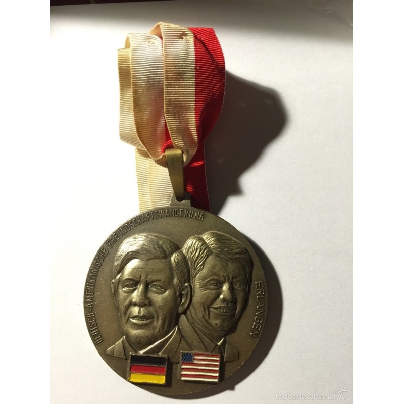 MEDALLA CON CINTA DEUTSCH AMERIKANISCHE FREUNDSCHAFTSWANDERUNG ERLANGEN UNITED SATES AMÉRICA