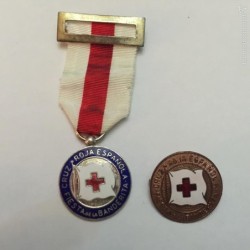 CRUZ ROJA ESPAÑOLA-MEDALLA Y PIN A LA CONSTANCIA. FIESTA DE LA BANDERITA.