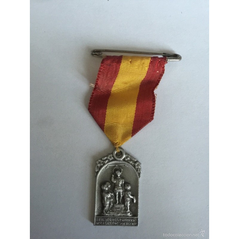 VALENCIA. ANTIGUA MEDALLA FIESTA DE LOS NIÑOS DE LA CALLE SAN VICENTE.