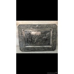 RENDICIÓN DE BREDA. BANDEJA REPUJADA DE COBRE Y BAÑO DE PLATA.