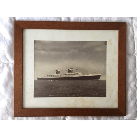 SS UNITED STATES. FIRMADO BEKEN AND SON COWES. STANDARD OIL COMPANY OF SPAIN SA. FOTO RARA. AÑO 1952