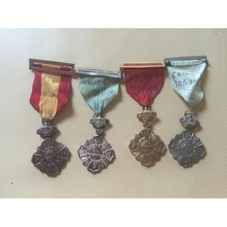 MEDALLAS AL MÉRITO JHS. 4 MEDALLAS DISTINTAS.