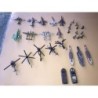 L.G.T.I. LOTE DE 40 VEHÍCULOS Y JUGUETES MILITARES. EN MINIATURA.
