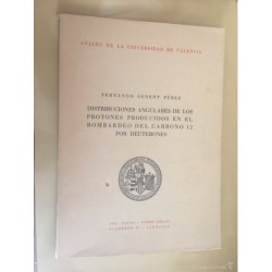Distribuciones angulares de los protones producidos en el bombardeo del carbono 12 por deuterones.