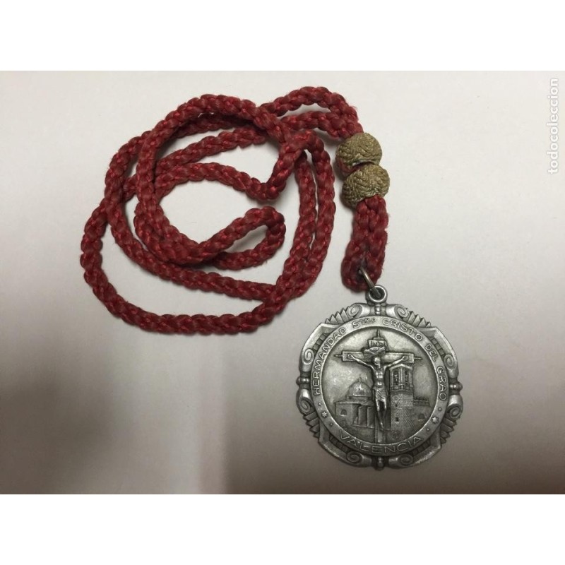 HERMANDAD SANTISIMO CRISTO DEL GRAO. MEDALLA CON CORDON. VALENCIA.AÑOS 50.