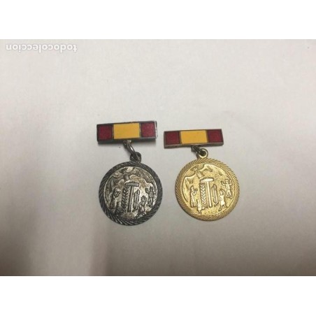 AGRUPACION FOLKLORICA VALENCIANA O.S. ANTIGUA. MEDALLAs. INSIGNIAs. BANDERA ESPAÑOLA ESMALTADA.