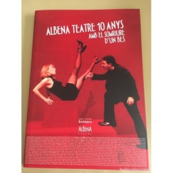 ALBENA TEATRE 10 ANYS AMB EL SONRIURE D'UN BES.