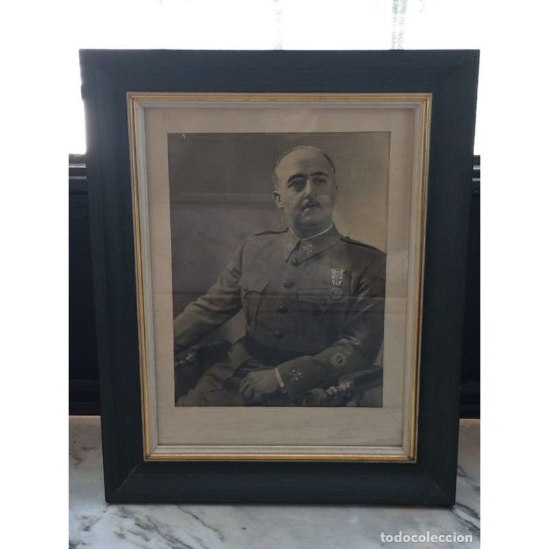 RETRATO OFICIAL DE FRANCO. HUECOGRABADO. ARTE. REGISTRADO EDICIONES ESPAÑOLAS S. A. - SEVILLA. RETRATO OFICIAL DE FRANCO. HUECOGRABADO. ARTE. REGISTRADO EDICIONES ESPAÑOLAS S. A. - SEVILLA.