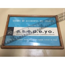 ASEPEYO. ASISTENCIA SANITARIA ECONÓMICA PARA EMPLEADOS Y OBREROS. CARTEL PUBLICITARIO ANTIGUO.