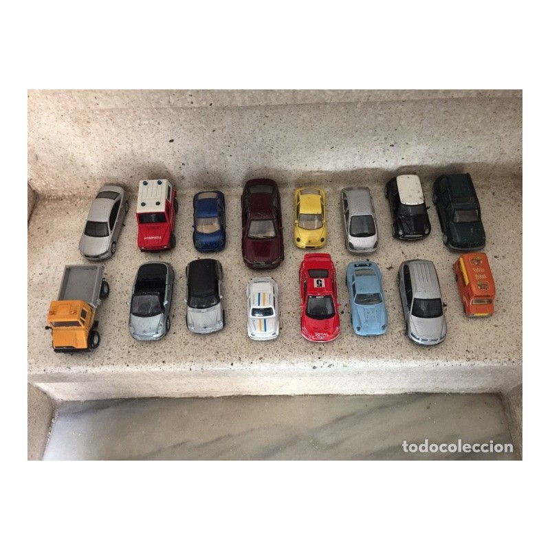 COCHES MAISTO Y BURAGO. 16 COCHES.