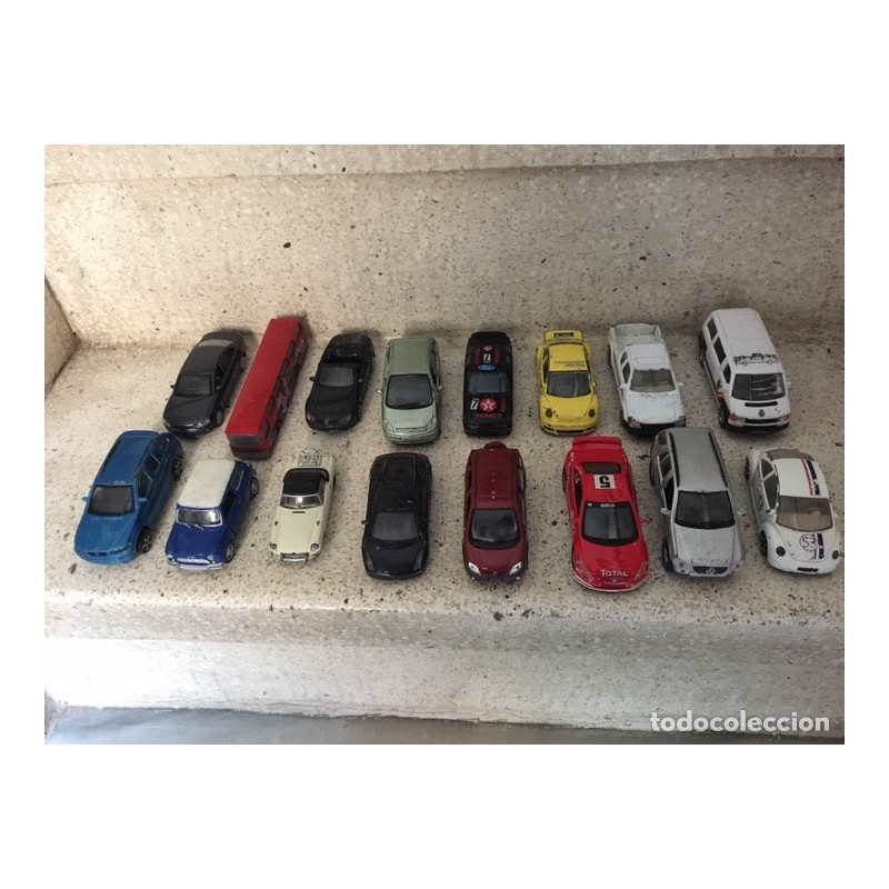 COCHES MAISTO Y BURAGO. 16 COCHES.