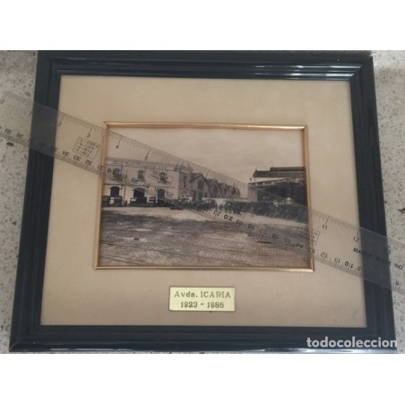 FORD BARCELONA. AVENIDA ICARIA. FOTOGRAFIA ORIGINAL ENMARCADA. 1923-1988.