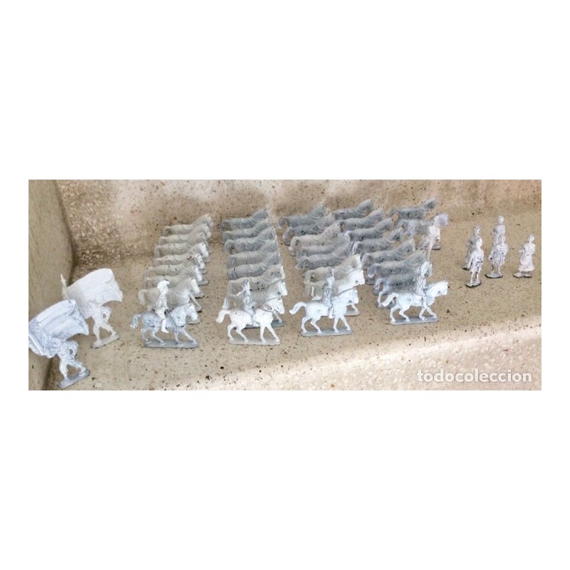 MINIATURAS MILITARES. 45 FIGURAS ESTAÑO PLOMO.
