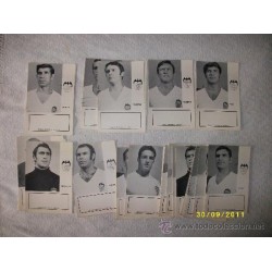 VALENCIA CLUB DE FÚTBOL.COLECCION DE 30 FOTO FINEZAS DE JUGADORES DEL VALENCIA.