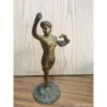 FIGURA DE BRONCE MACIZO. DIOSA CON CORONA LAUREL.