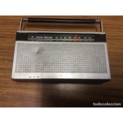 TRANSISTOR RADIO. DESCONOZCO MARCA.TIENE CABLE SUELTO.