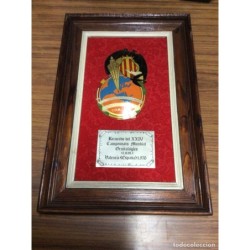 CAMPEONATO ORNITOLOGICO MUNDIAL. VALENCIA AÑO 1976-C.O. M.-METOPA CON EMBLEMA ESMALTADO.